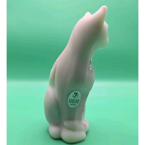 Fenton Art Burmese Glass Cat Painted Flowers & Dragonfly Signed Ltd. Edition - Picture 4 of 8